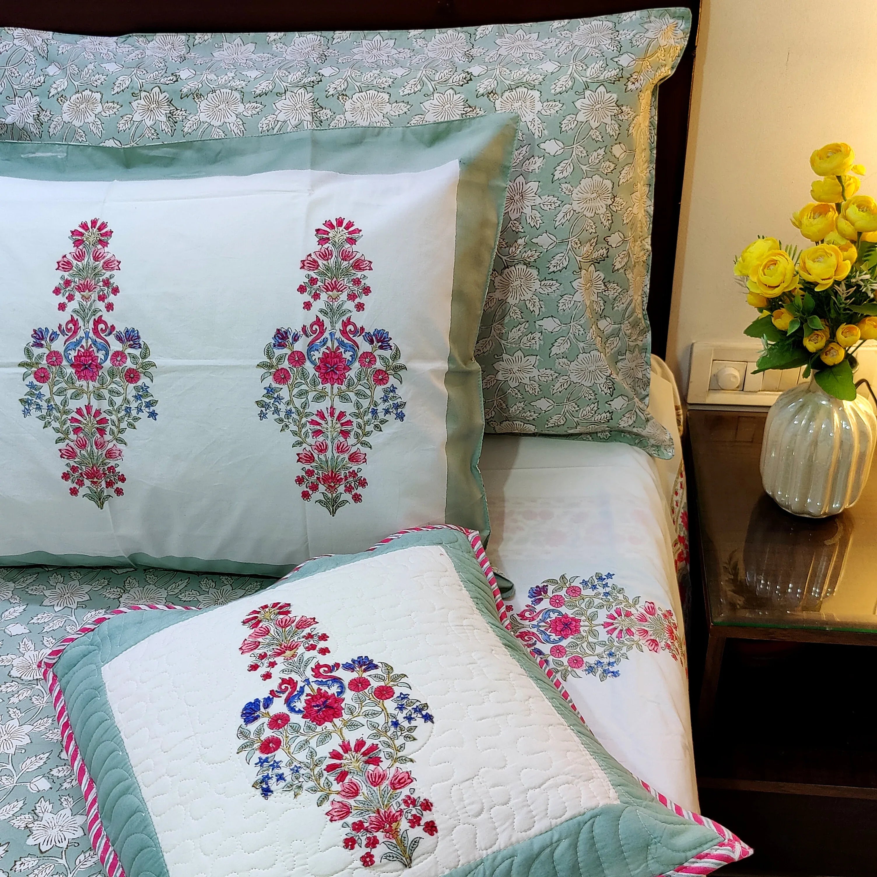 Earthy Floral Elegance Bedsheet - HOUSE OF HARMAN