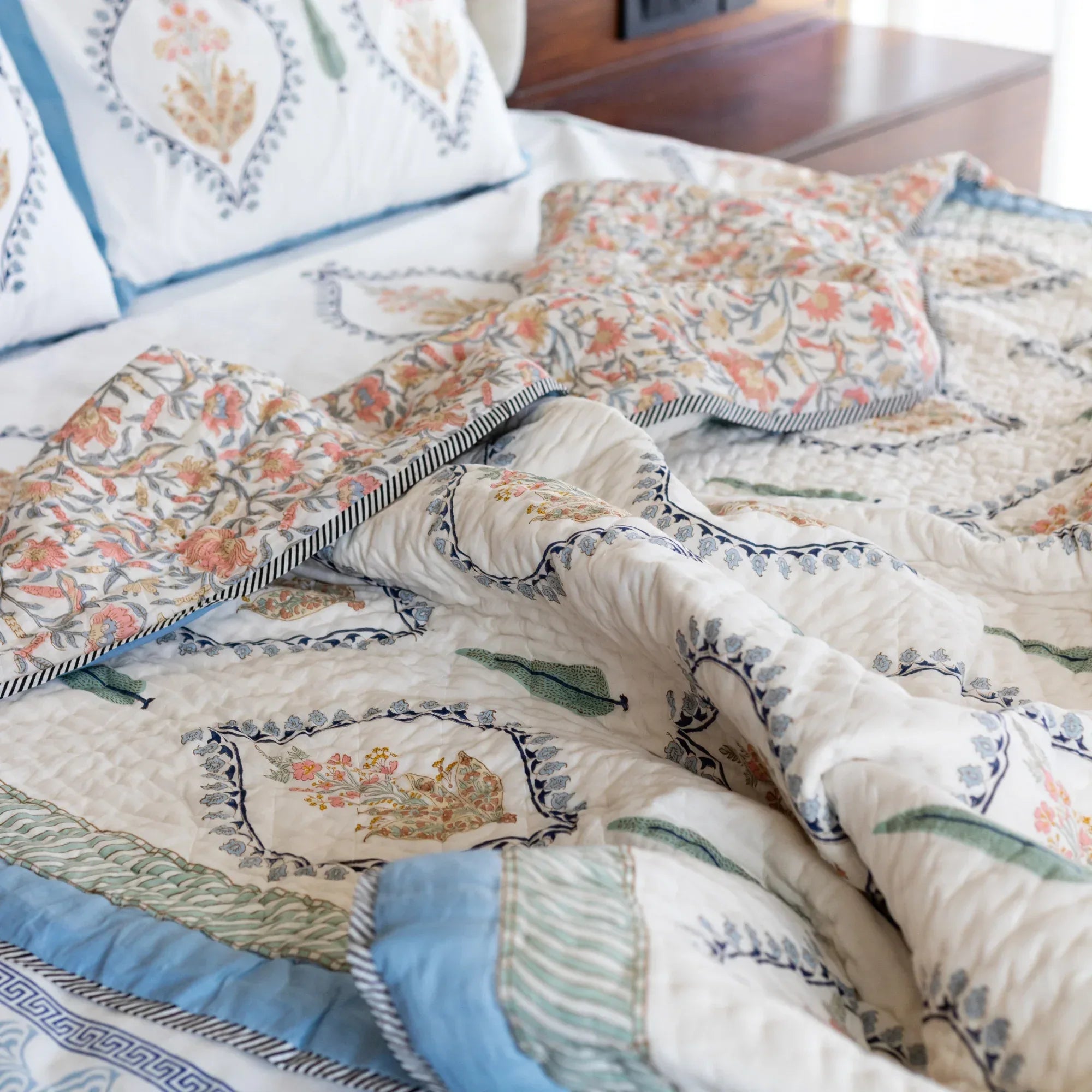 Sylvan Pine Symphony Bedsheet and Quilt - HOUSE OF HARMAN