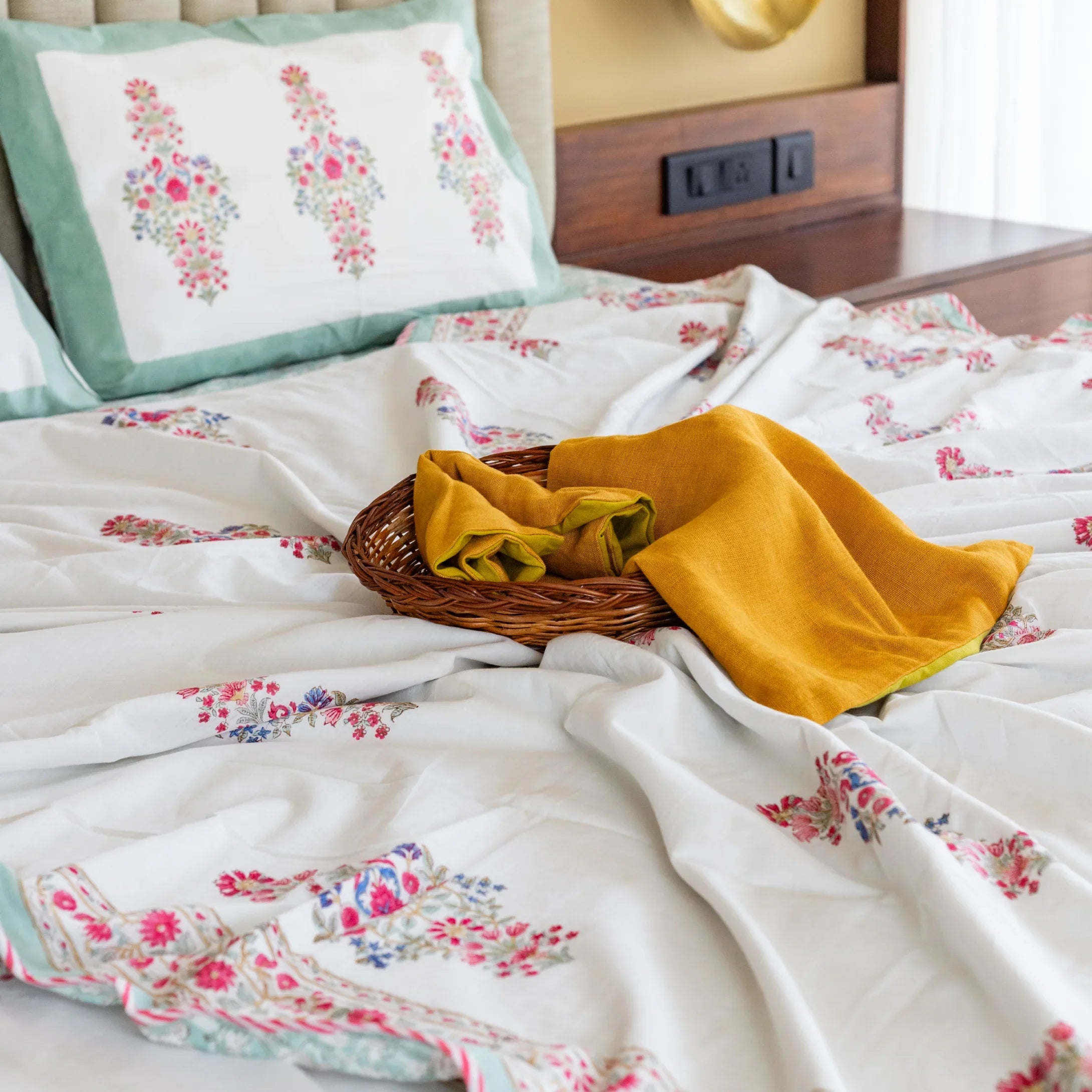 Earthy Floral Elegance Dohar - HOUSE OF HARMAN