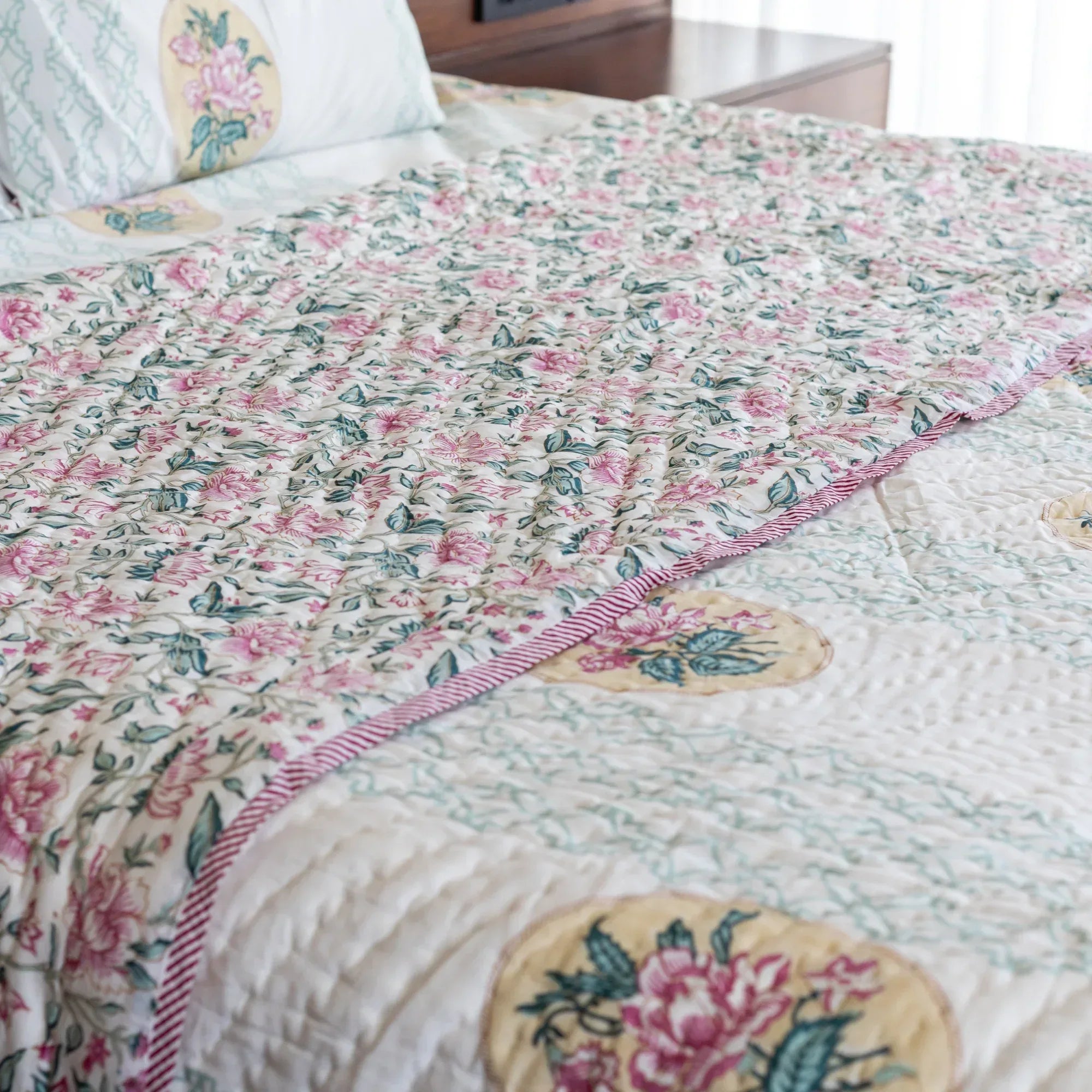Blushing Rose Elegance Quilt - HOUSE OF HARMAN