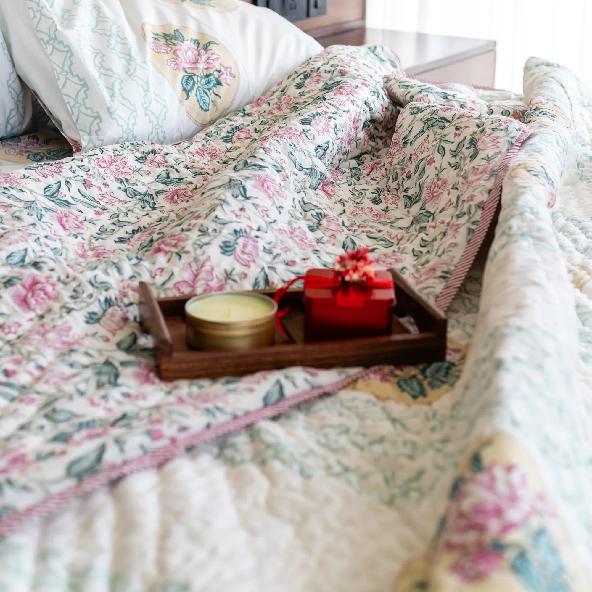 Blushing Rose Elegance Quilt - HOUSE OF HARMAN