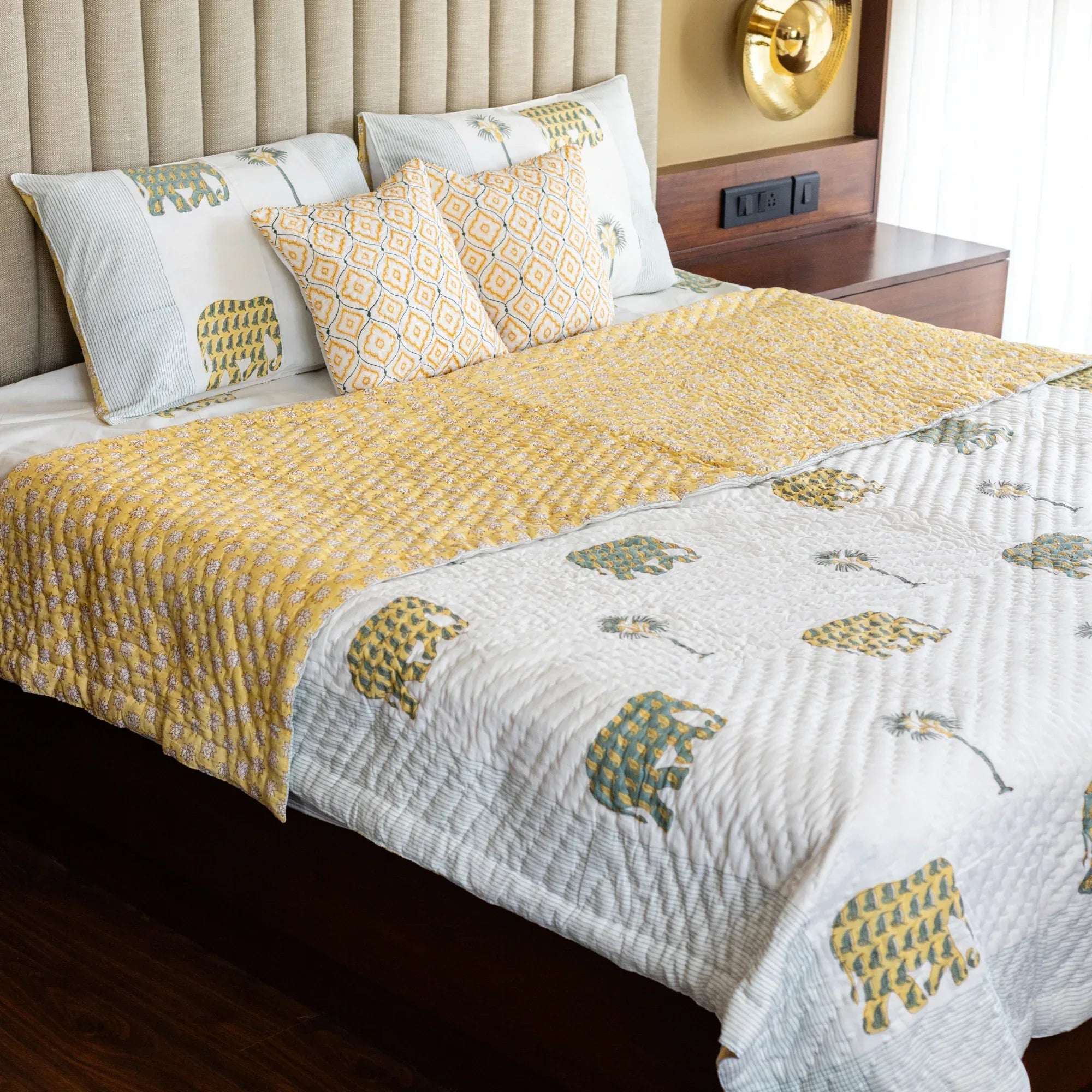 Trunk Tales Serenity Bedsheet and Quilt - HOUSE OF HARMAN