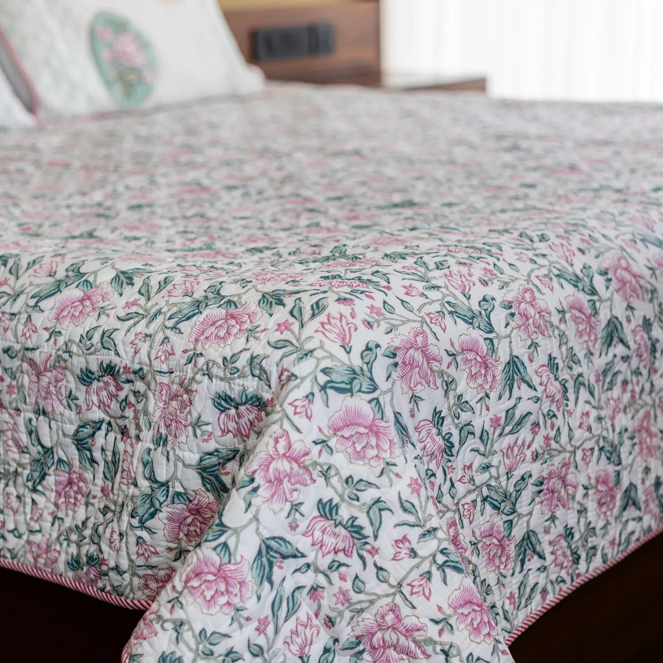 Blushing Rose Elegance Bedcover - HOUSE OF HARMAN