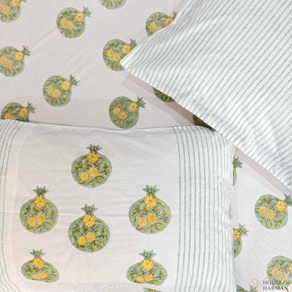 Pommist Orchard Haven Bedsheet