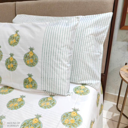 Pommist Orchard Haven Bedsheet