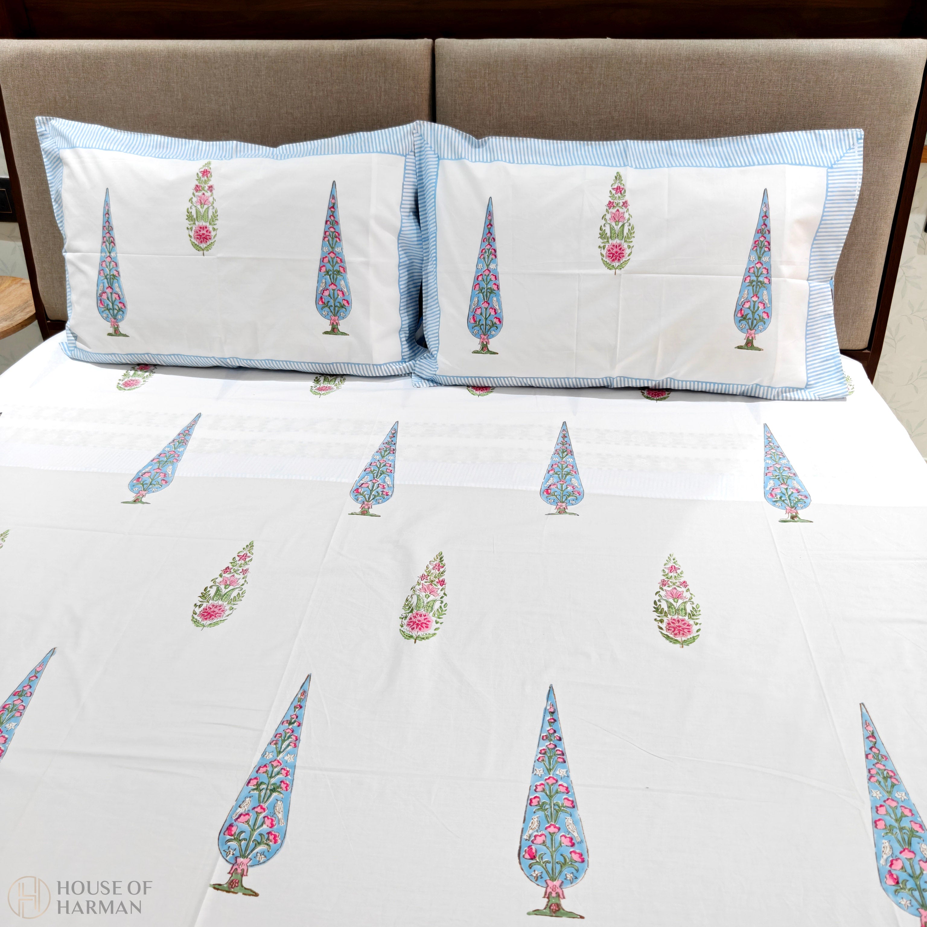 Whispering Azure Blooms Bedsheet