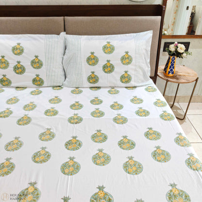 Pommist Orchard Haven Bedsheet