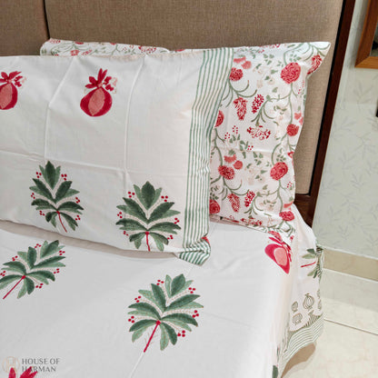 PomLeaf Classic Grid Bedsheet and Quilt