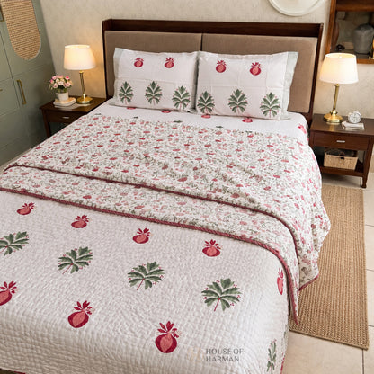 PomLeaf Classic Grid Bedsheet and Quilt