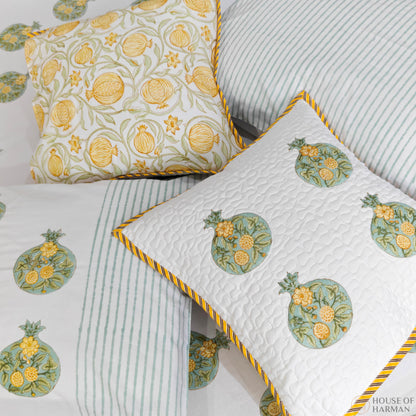 Pommist Orchard Haven Bedsheet