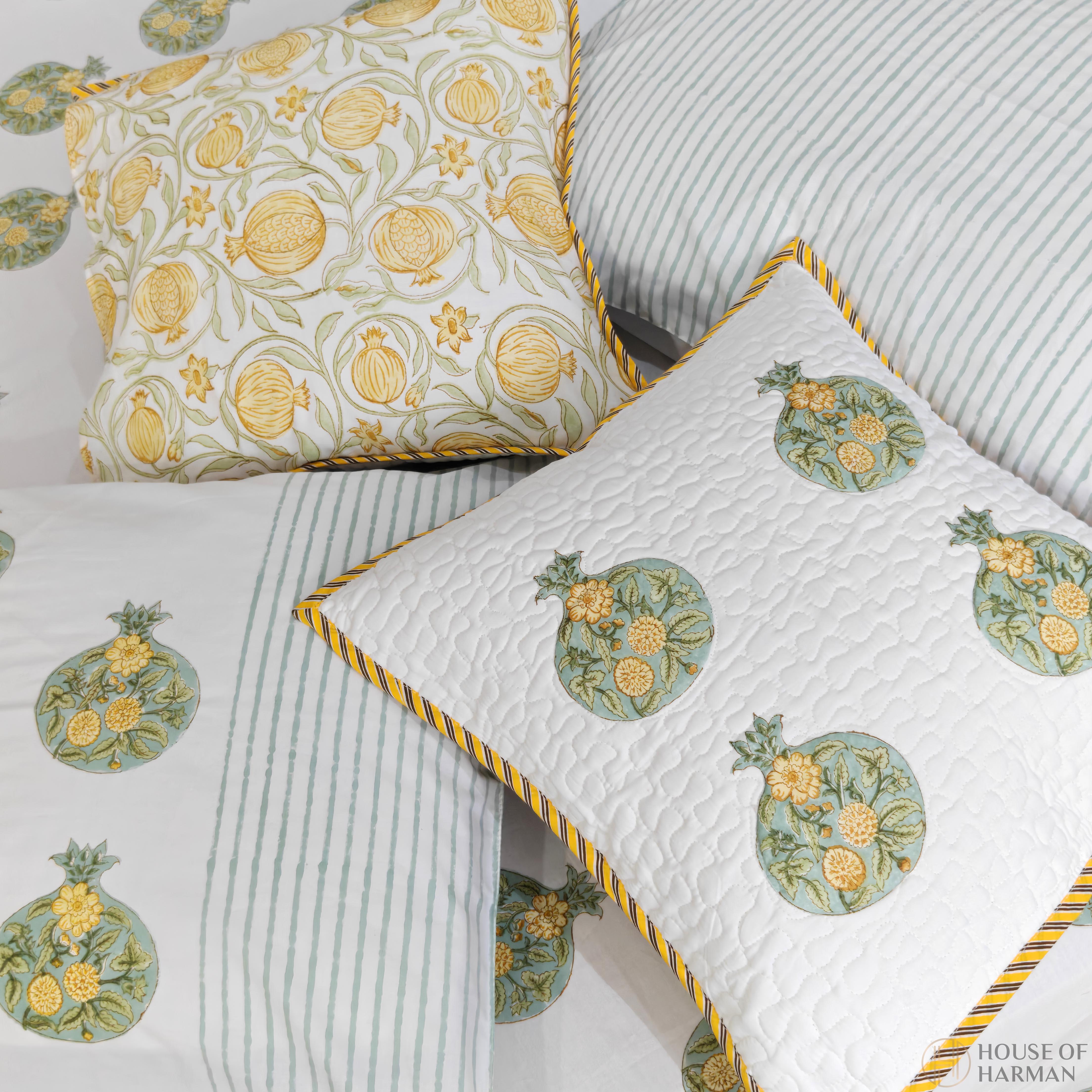 Pommist Orchard Haven Bedsheet