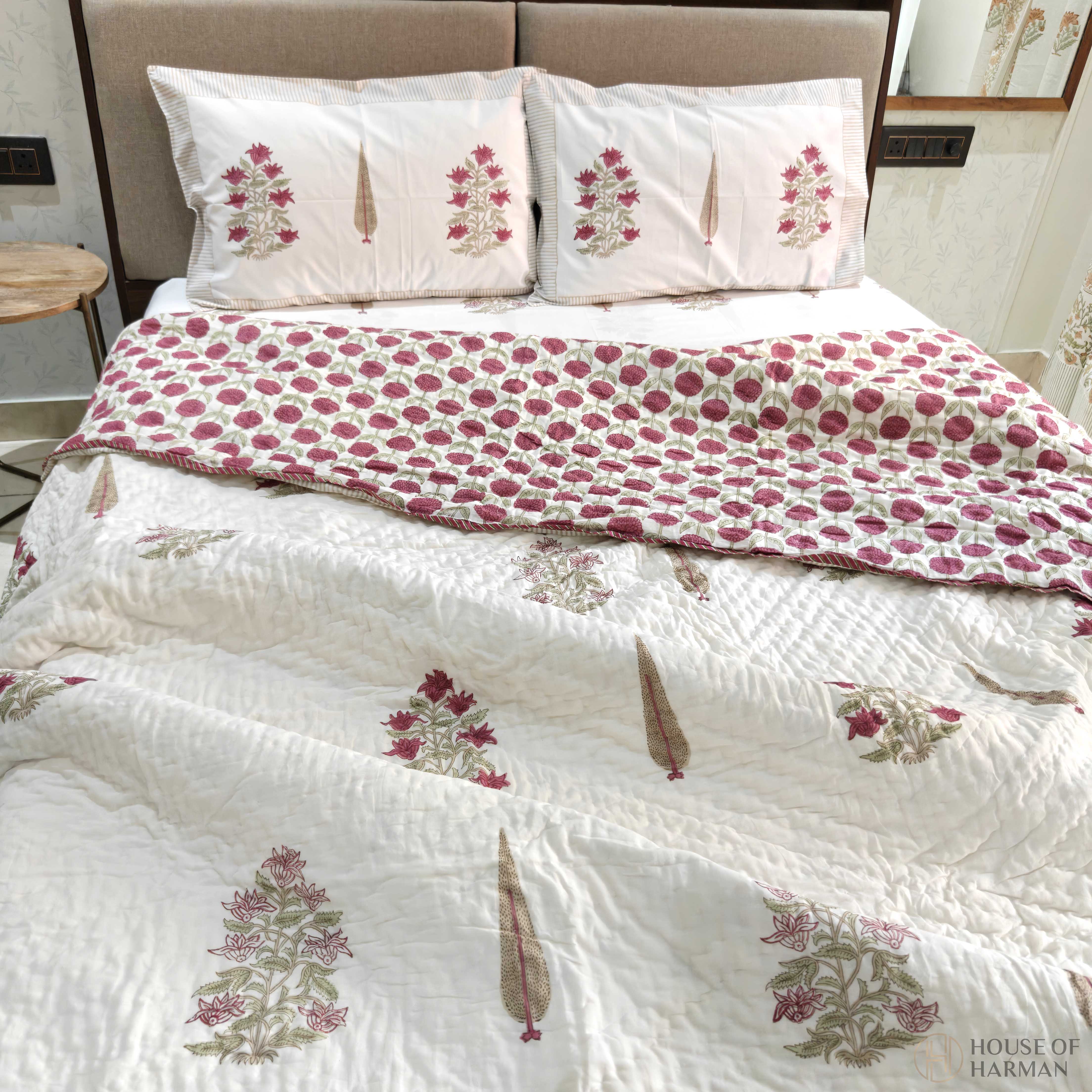 Mehr Royale Bloom Bedsheet and Quilt