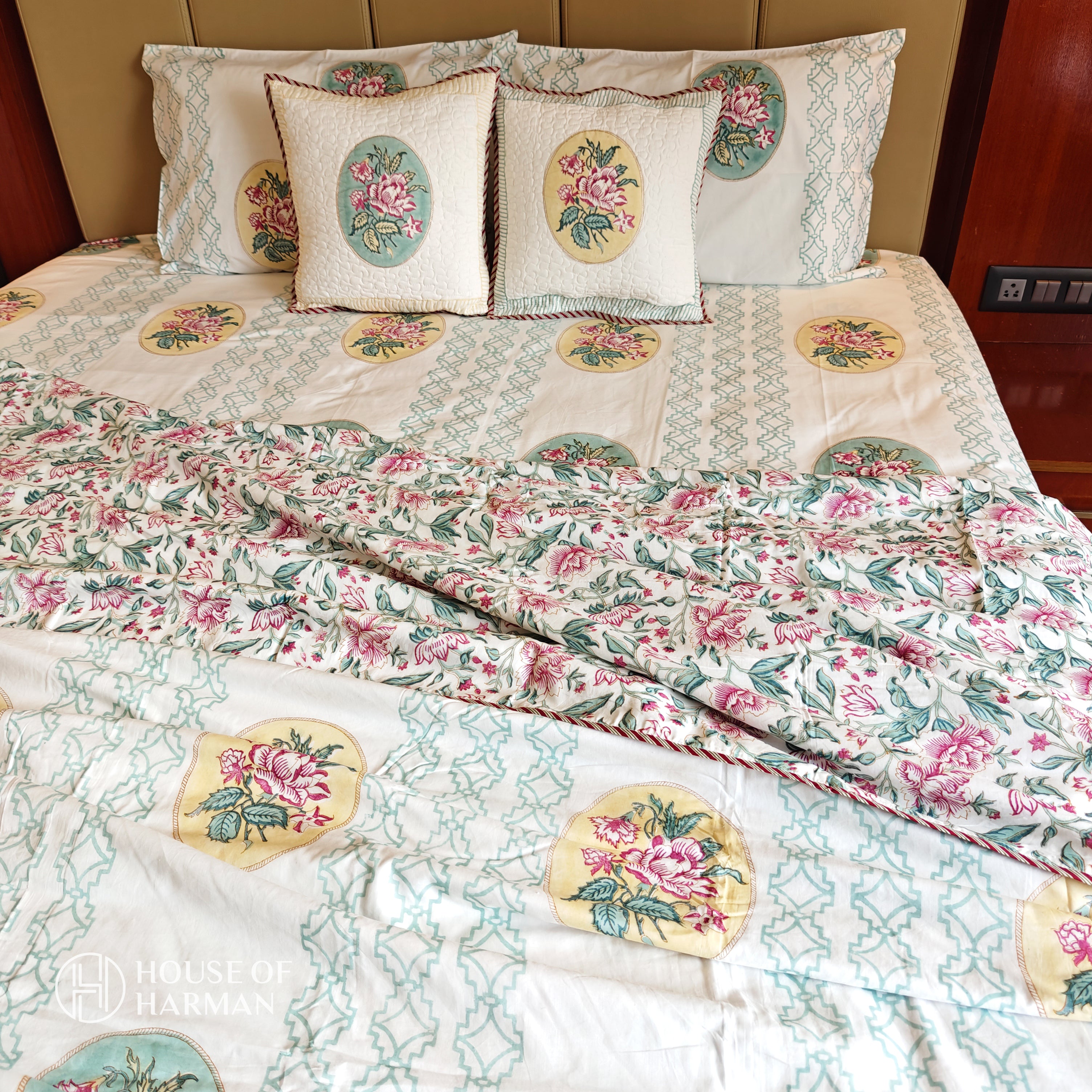 Crimson Lattice Dream Bedsheet