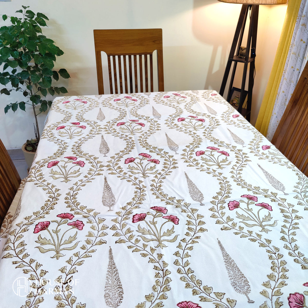 Vintage Rose Jaal Table Cover