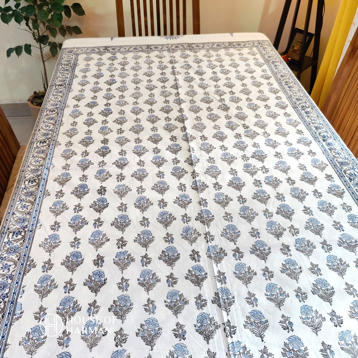 Botanical Bliss Table Cover