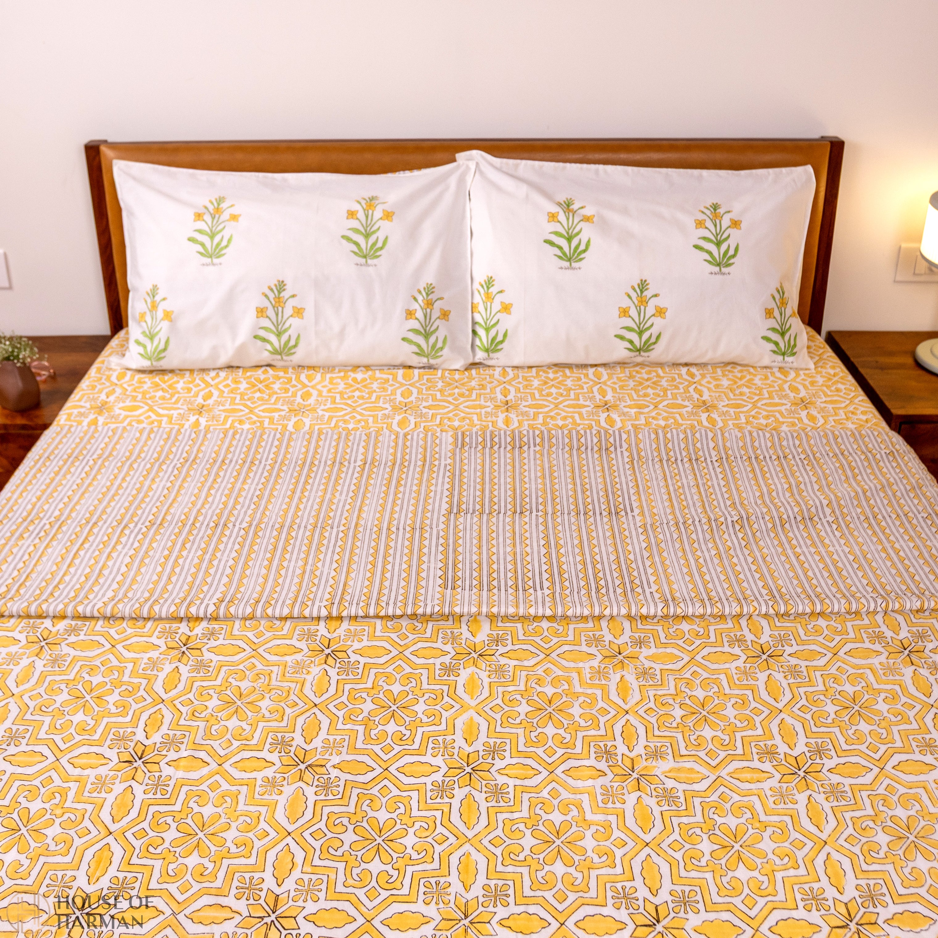 Golden Lattice Dream Bedsheet and Dohar