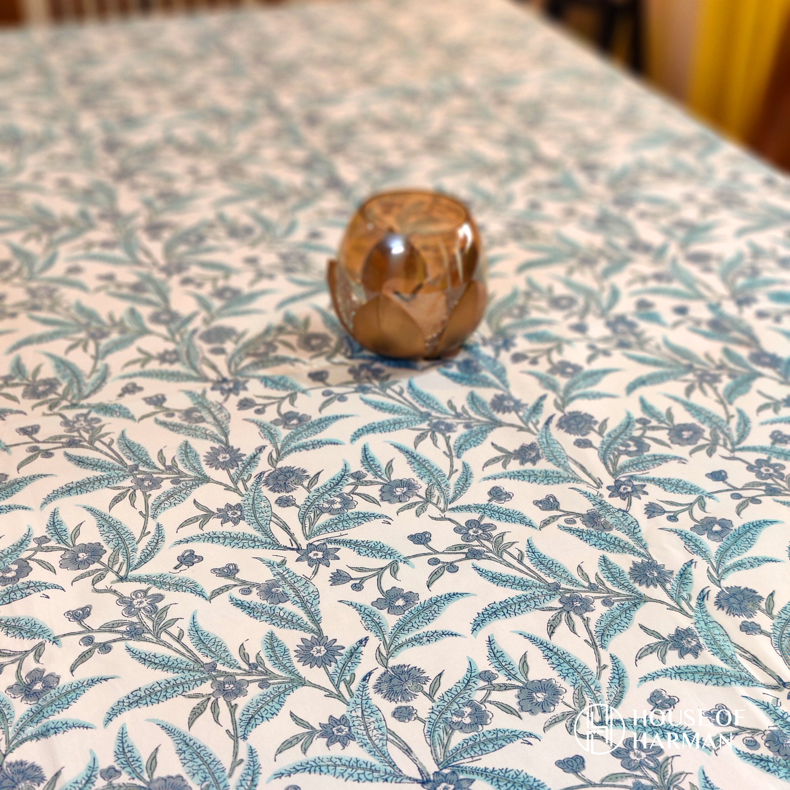 Blue Breeze Elegance Table Cover