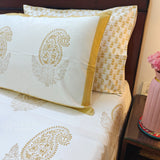 Golden Paisley Bloom Bedsheet