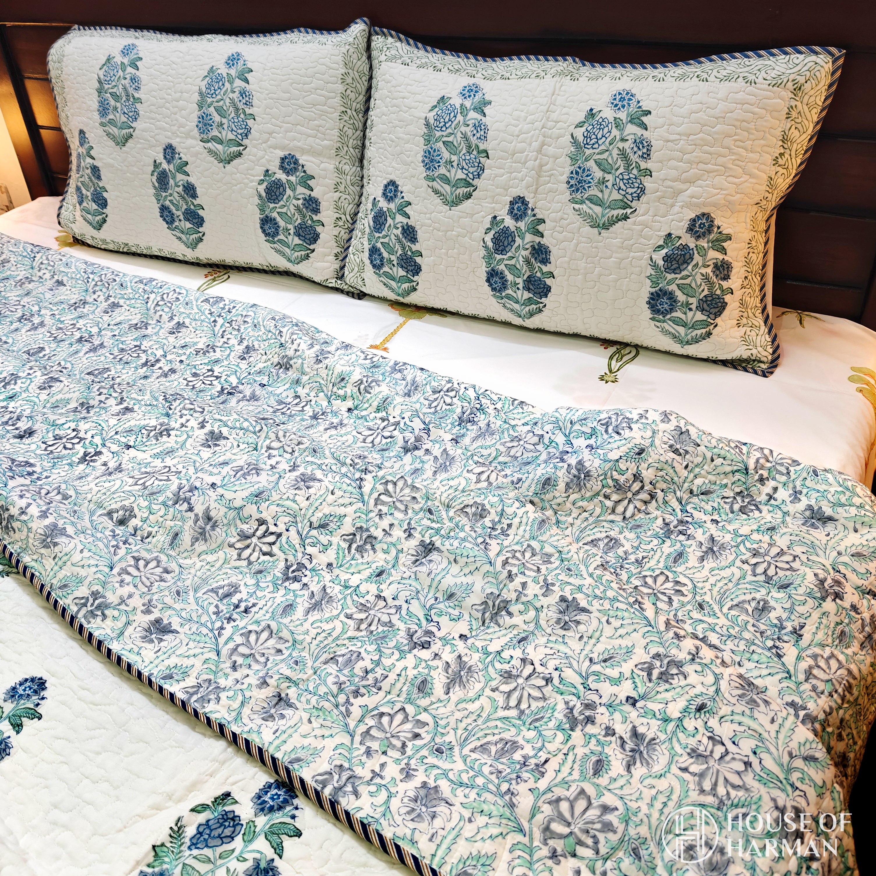 Navya Neelbagh Bedcover