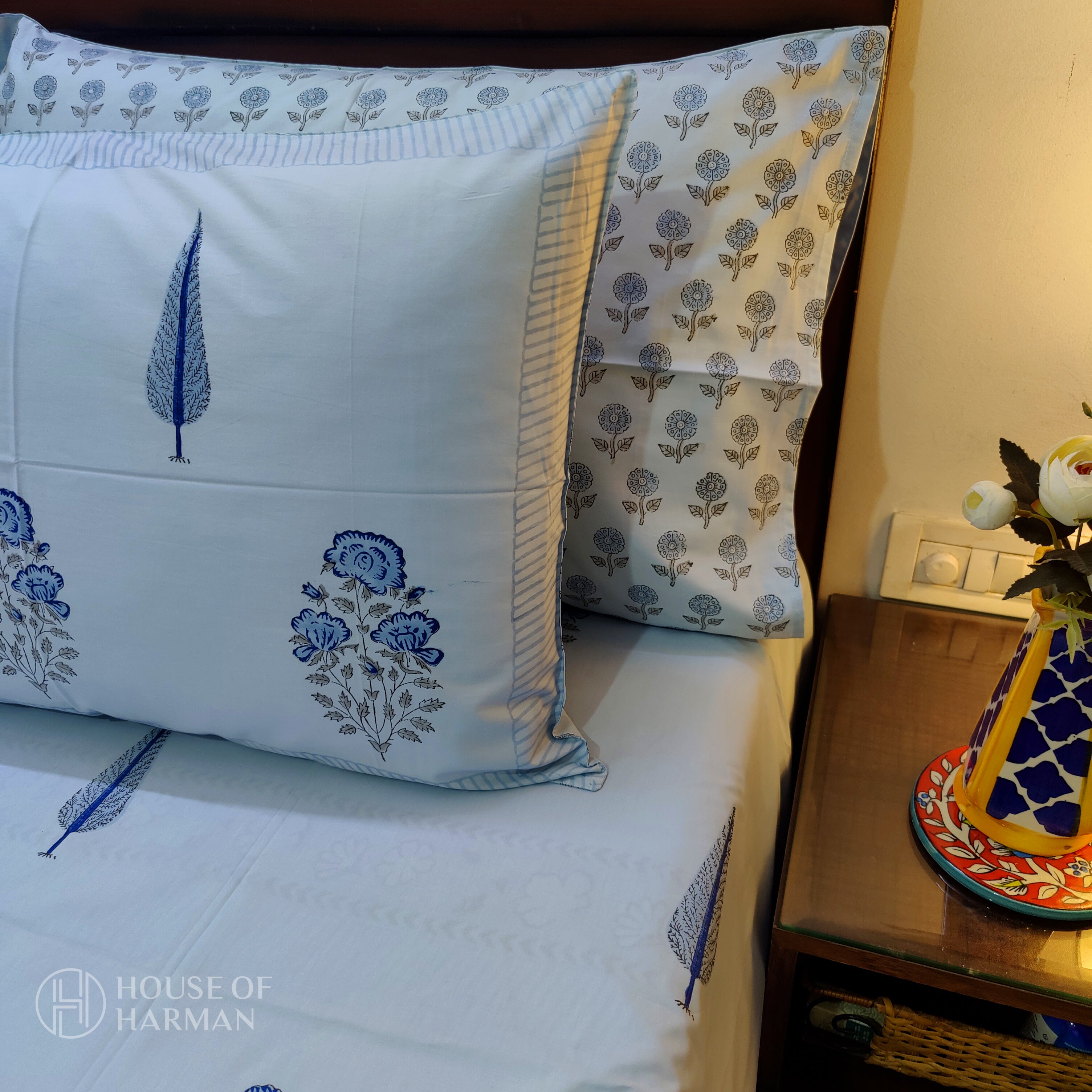 Azure Garden Charm Bedsheet