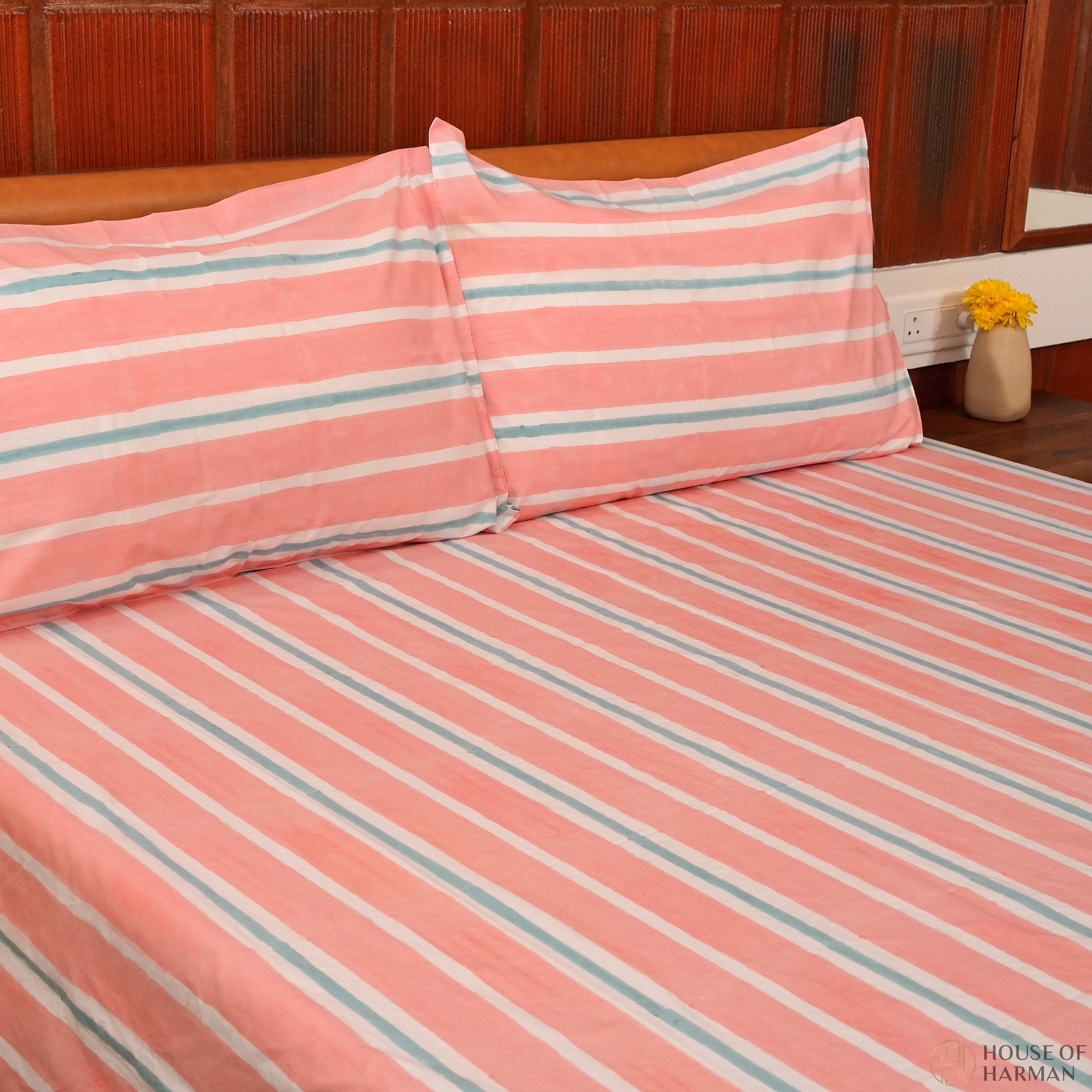 Blush Breeze Charm Bedsheet