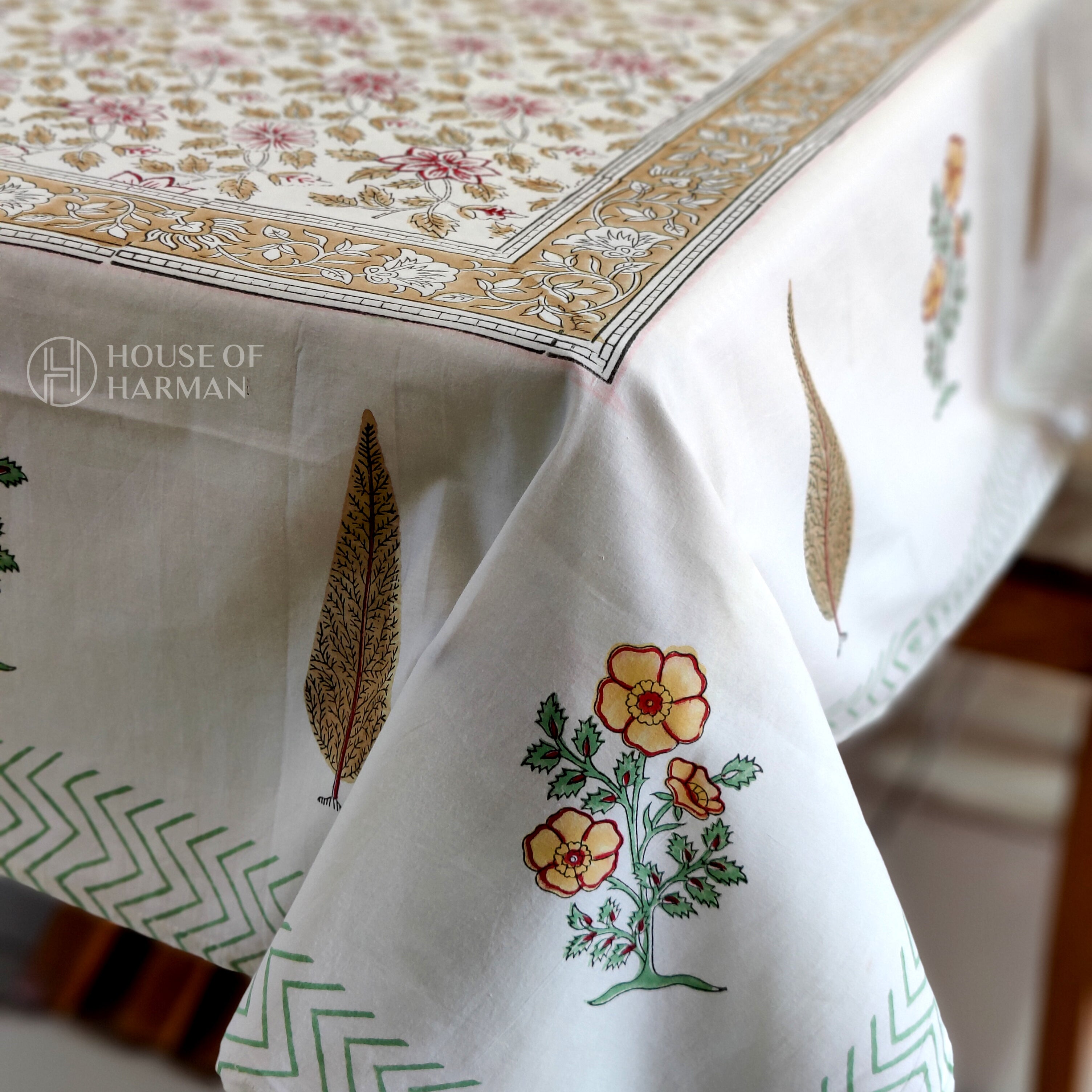 Garden Whispers Table Cover (With Cotton Napkins)