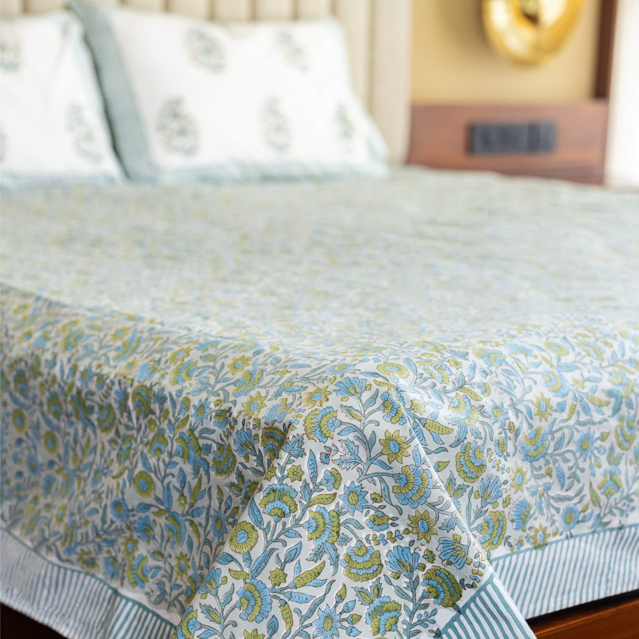 Aqua Garden Bliss Bedsheet