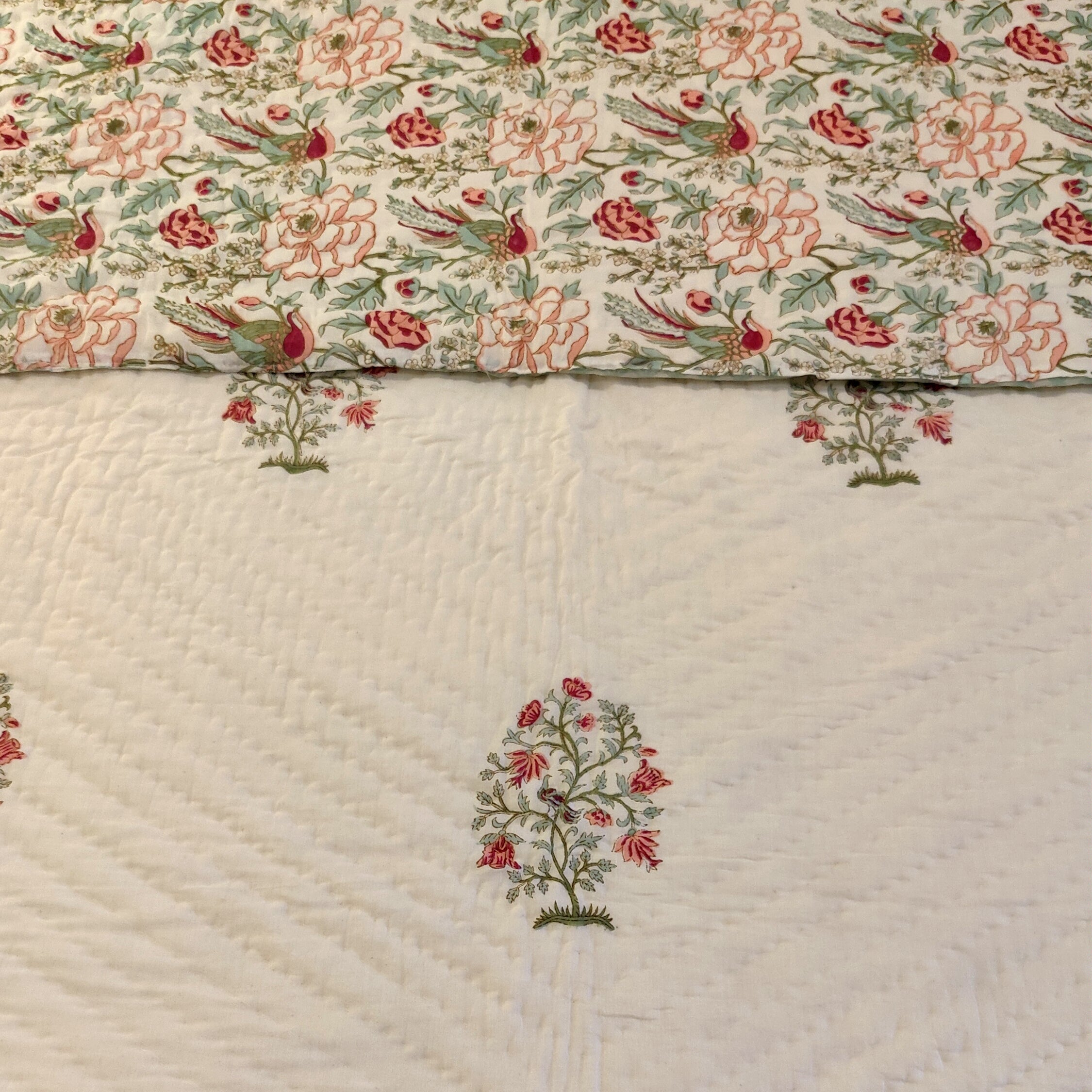 Maira Gulaab Bagh Bedsheet and Quilt