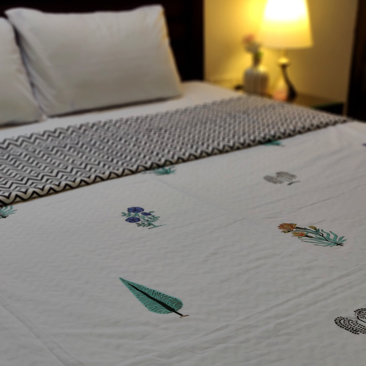 Classic Guldasta Bedsheet and Dohar