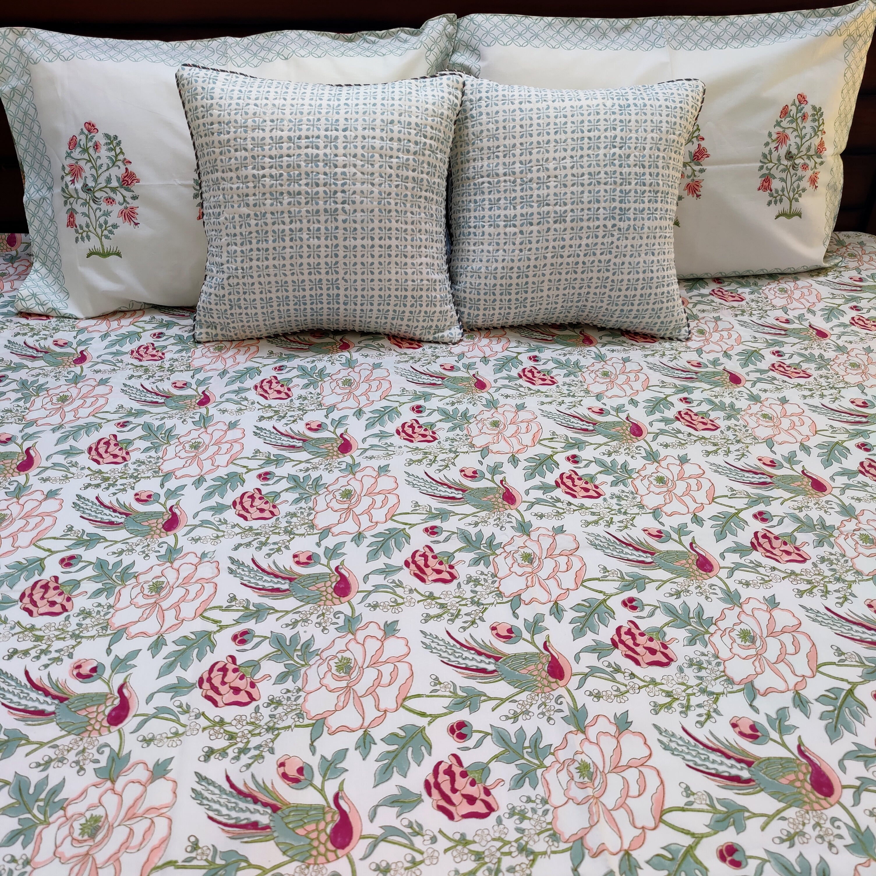 Maira Gulaab Bagh Bedsheet