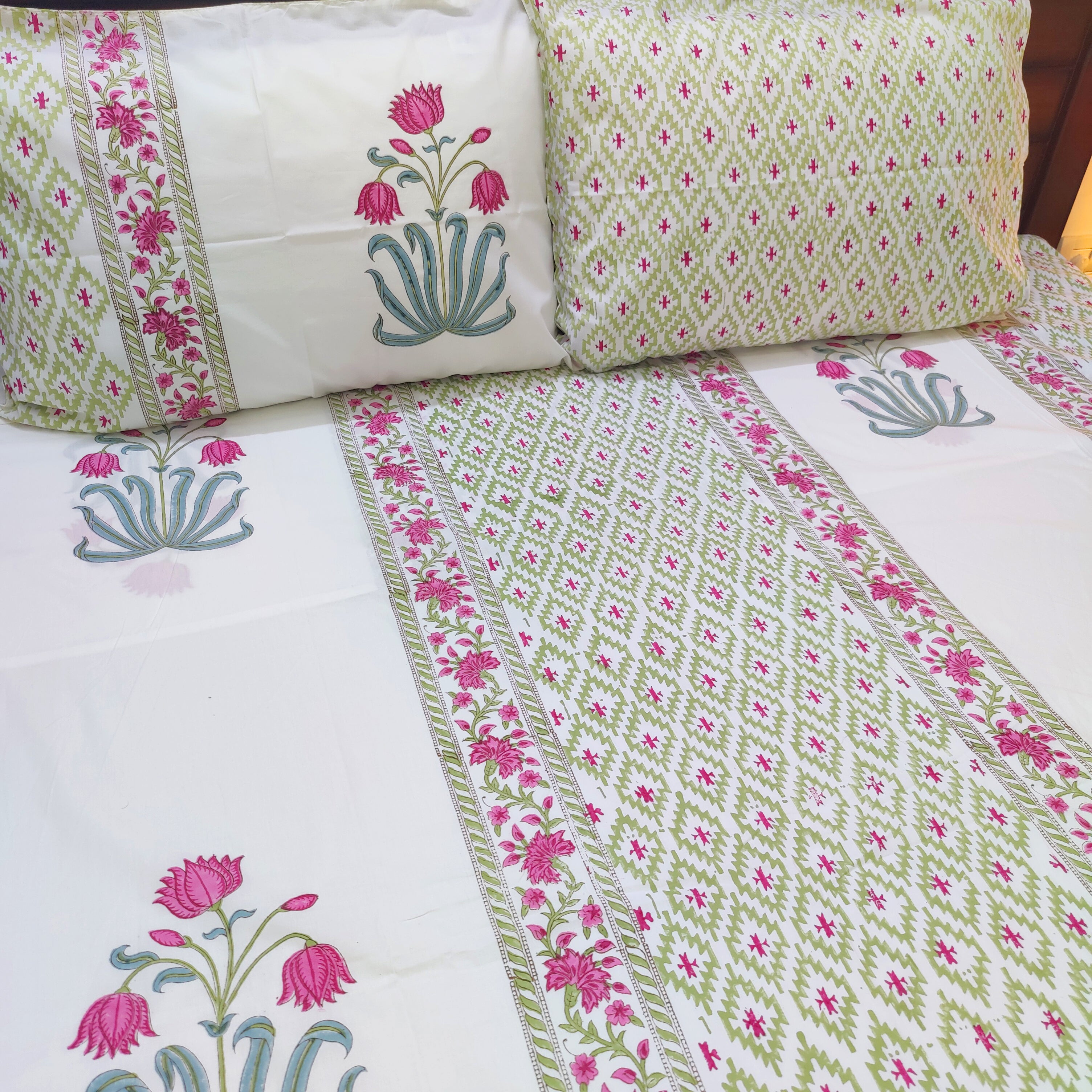 Majestic Lotus Paradise Bedsheet