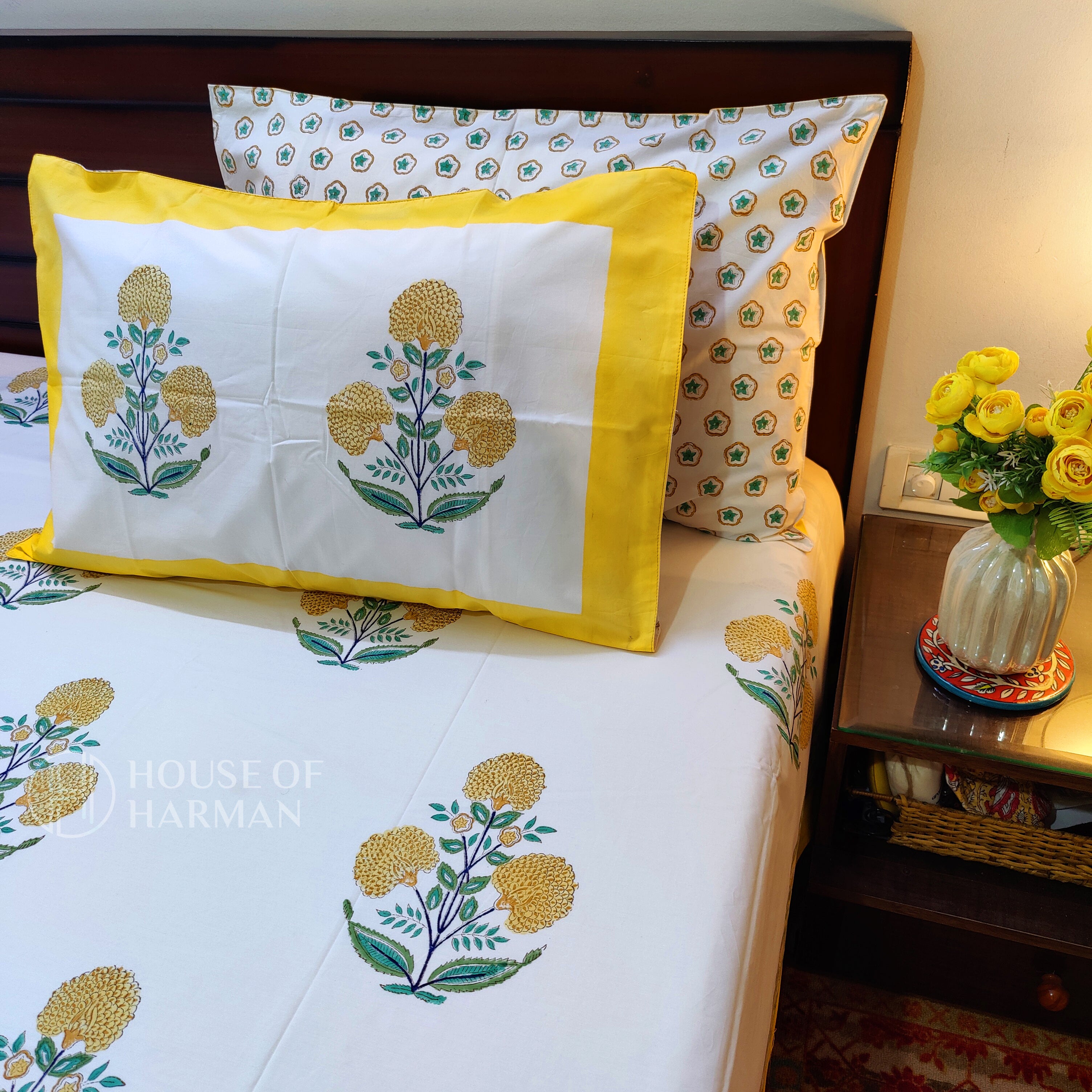 Sunlit Poppy Charm Bedsheet