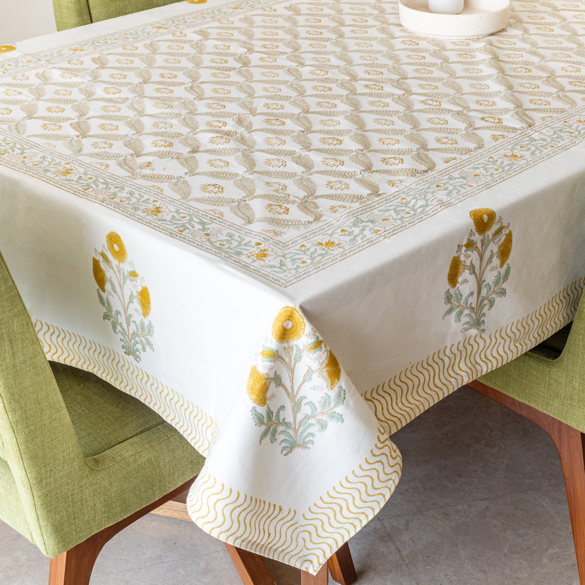 Artisanal Charm Table Cover