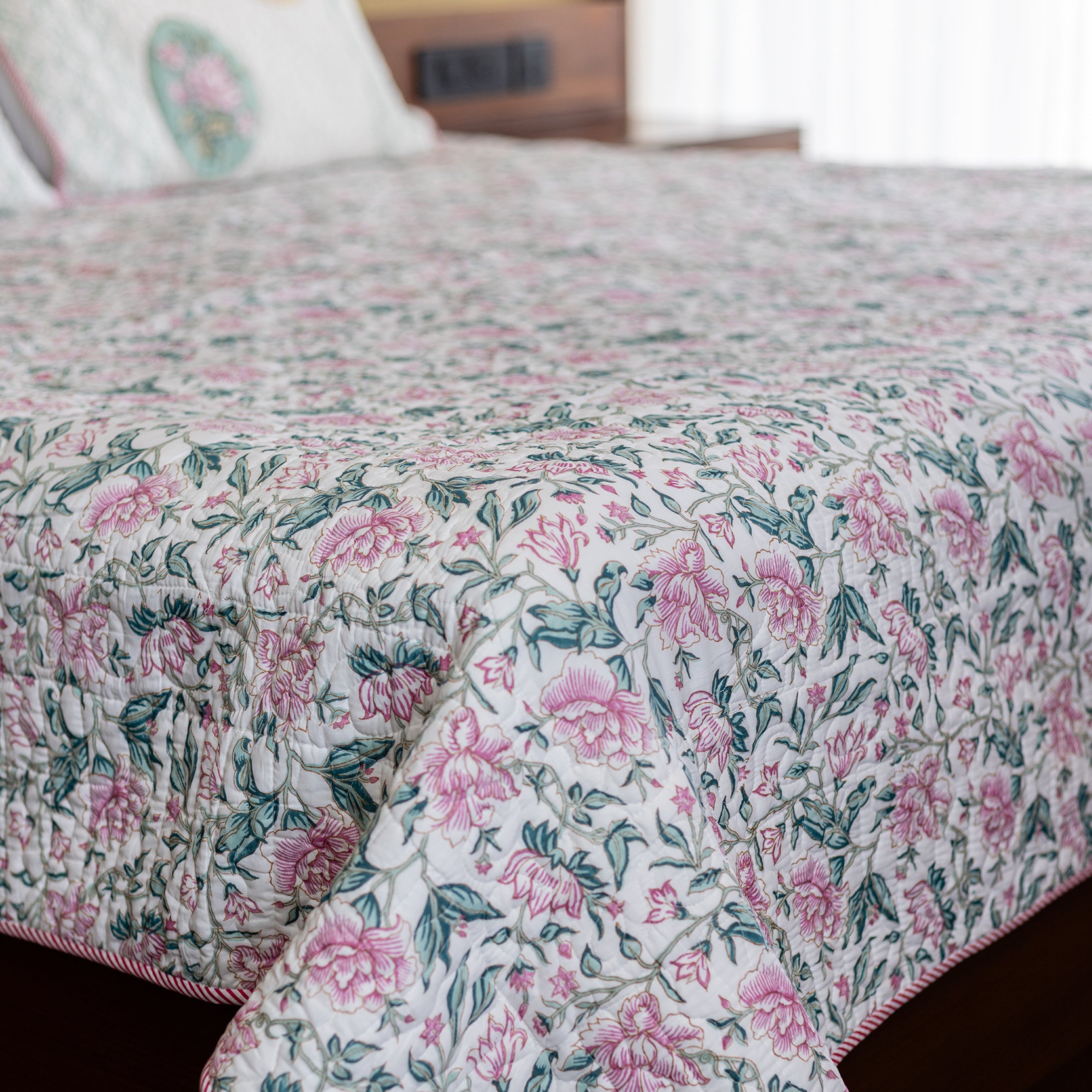 Blushing Rose Elegance Bedcover