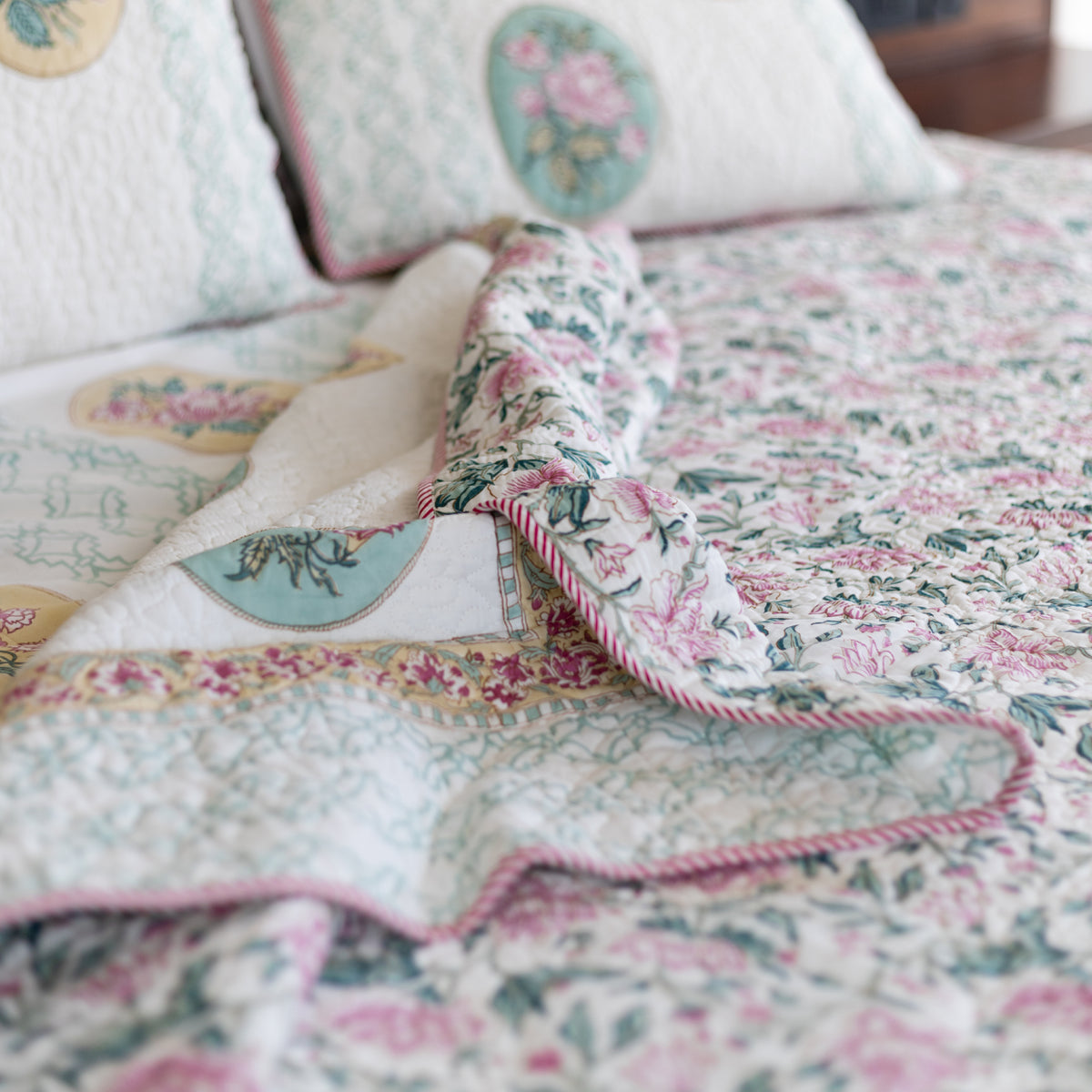 Blushing Rose Elegance Bedcover